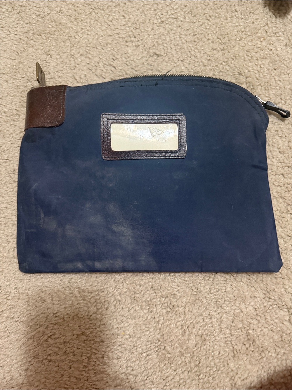 Locking bank deposit bag- w lock